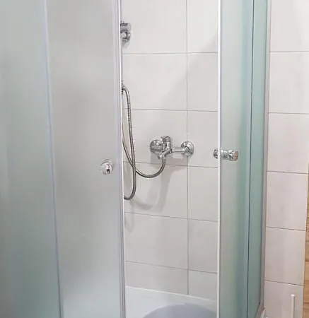 Maja -pokoje - Wakacyjne -basen Podgrzewany -jacuzzi Łeba