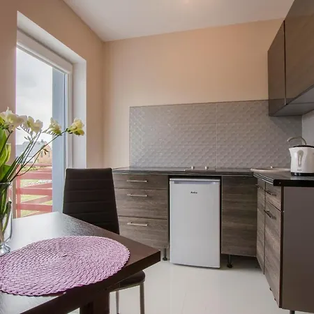 Maja -pokoje - Wakacyjne -basen Podgrzewany -jacuzzi Apartamento *