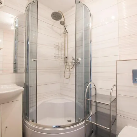 Maja -pokoje - Wakacyjne -basen Podgrzewany -jacuzzi - Sauna Leba