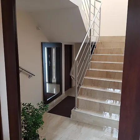 Appartement Maja -pokoje - Wakacyjne -basen Podgrzewany -jacuzzi Łeba