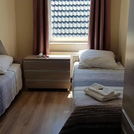 Maja -pokoje - Wakacyjne -basen Podgrzewany -jacuzzi * Łeba