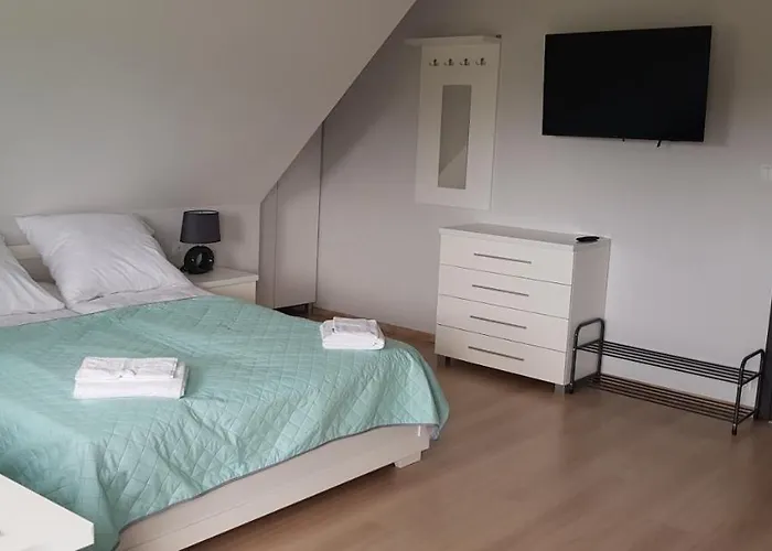 Appartement Maja -pokoje - Wakacyjne -basen Podgrzewany -jacuzzi Łeba