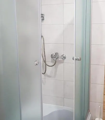 Maja -pokoje - Wakacyjne -basen Podgrzewany -jacuzzi Łeba