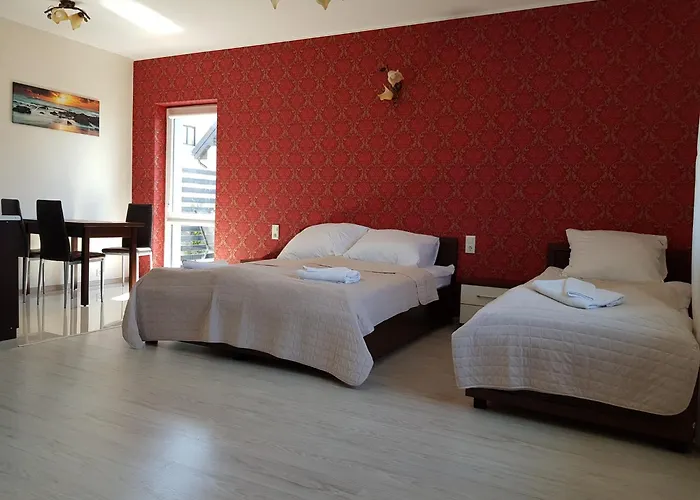 Appartement Maja -pokoje - Wakacyjne -basen Podgrzewany -jacuzzi *