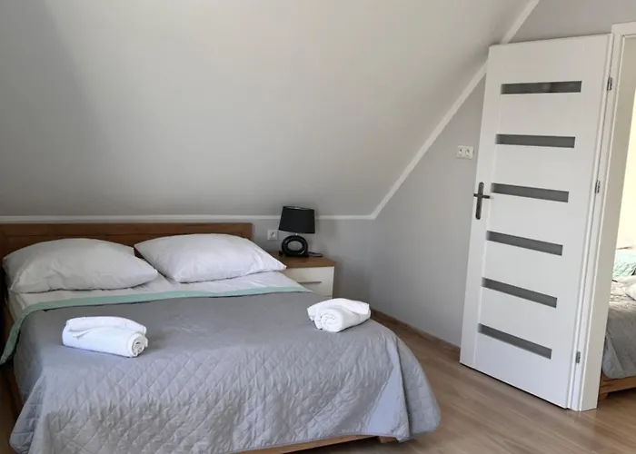 Appartement Maja -pokoje - Wakacyjne -basen Podgrzewany -jacuzzi Łeba