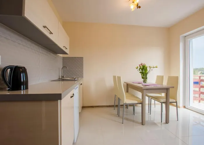 Maja -pokoje - Wakacyjne -basen Podgrzewany -jacuzzi * Łeba