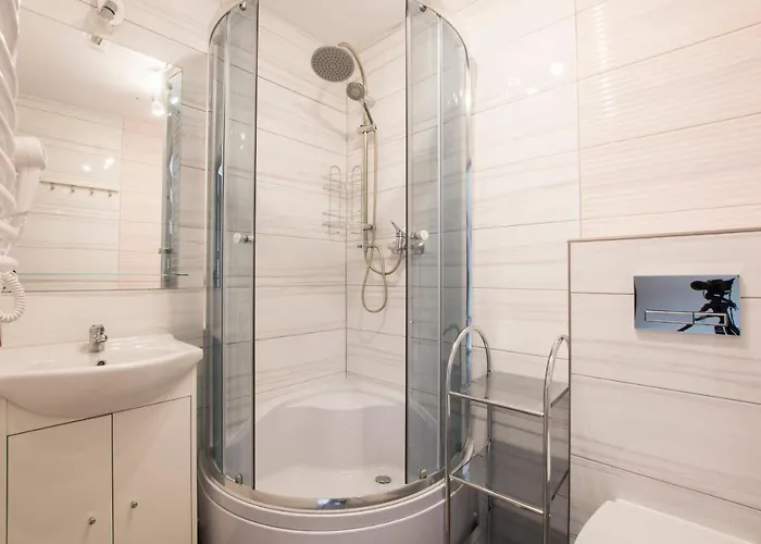 Maja -pokoje - Wakacyjne -basen Podgrzewany -jacuzzi Łeba